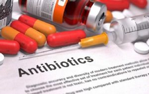 کامل نکردن دوره درمان آنتی‌بیوتیک چه آسیبی دارد؟
