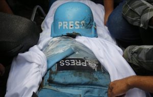 کشتار روزنامه‌نگاران غزه به دست ارتش اسرائیل/ چرا صهیونیست‌ها خبرنگاران را قتل عام می‌کنند؟