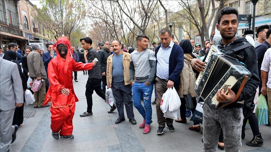 سه دیدگاه جامعه‌شناسانه درباره شادی از نوع صادق بوقی/ «شادی برای حاکمیت همان تلویزیون و برنامه‌های مهران رجبی است»