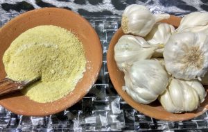 طرز تهیه پودر سیر در فر