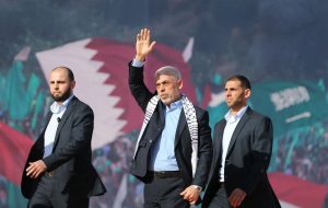 حماس به آتش‌بس موقت راضی نیست/ یک راه وجود دارد
