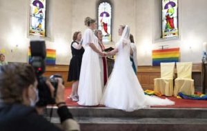حکم تاریخی پاپ فرانسیس: حضور کشیش‌ها در مراسم تبرک زوج‌های همجنسگرا آزاد شد!!؟