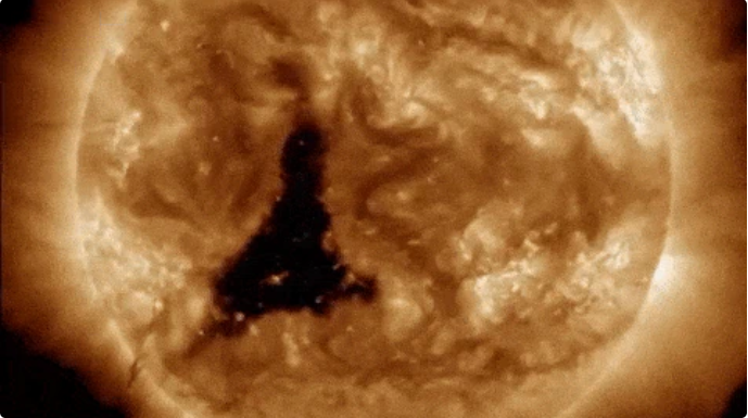 حفره جدید روی خورشید