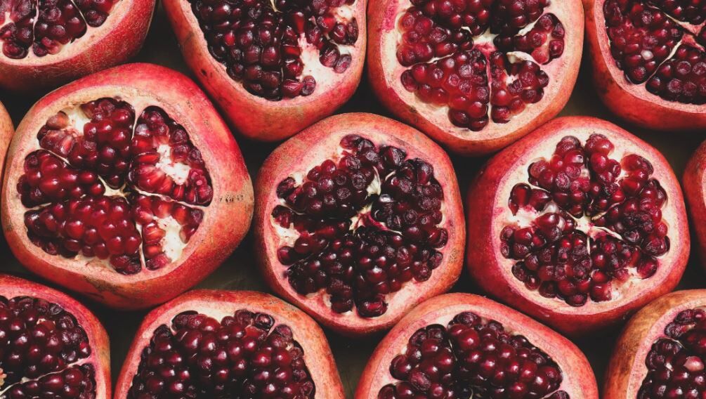 روش ساده دون کردن انار در ۱۰ ثانیه برای شب یلدا + فیلم روش ساده دون کردن انار در ۱۰ ثانیه برای شب یلدا + فیلم