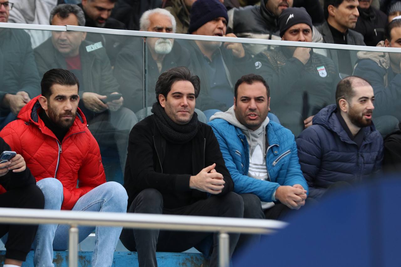 عکس| مجری معروف تماشاگر بازی ملوان - تراکتور