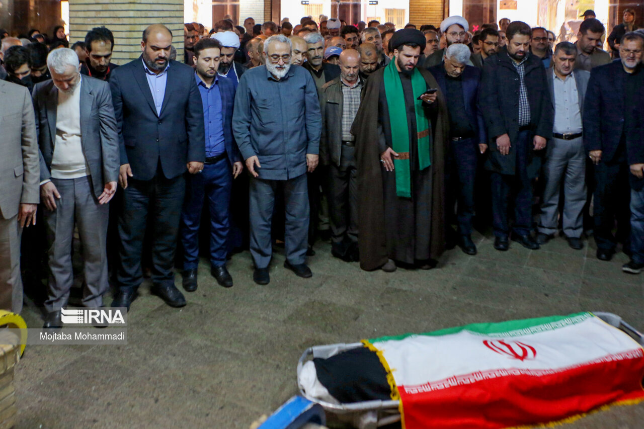 تقلب جالب در مراسم اقامه نماز میت پروانه معصومی!