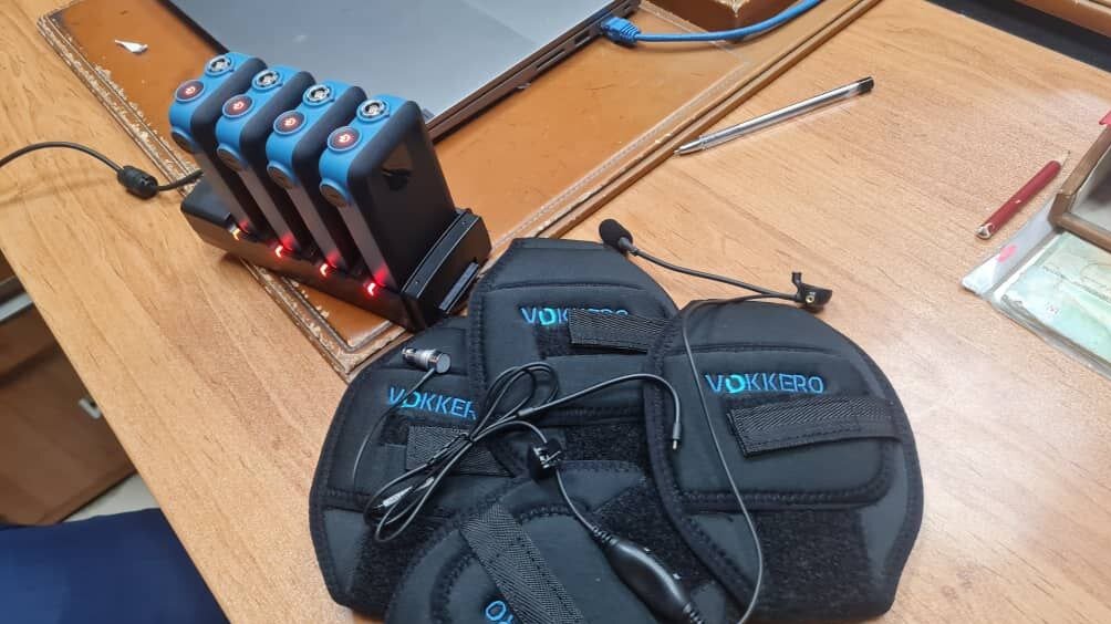 عکس| قضاوت دربی ۱۰۲ با هدست‌های جدید داوری