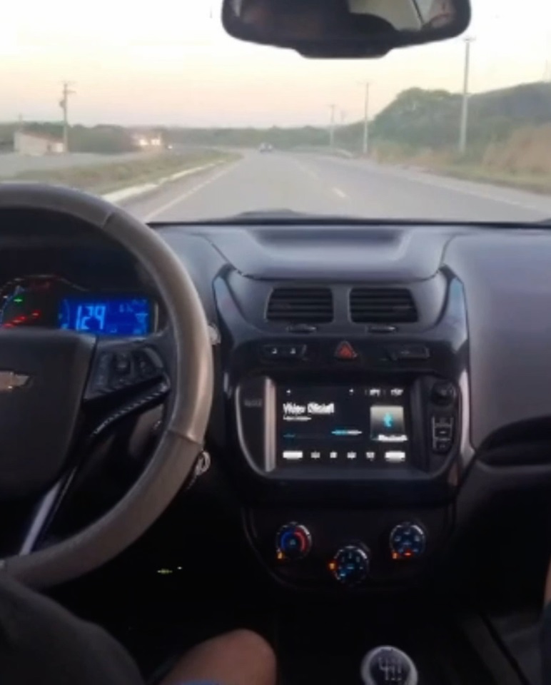 عکس| مرگ عجیب فوتبالیست برزیلی هنگام رقصیدن پشت فرمان!