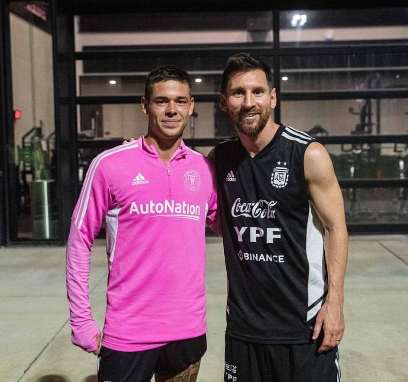 عکس‌| خاطره‌بازی یک ایرانی با ملاقات با لیونل مسی