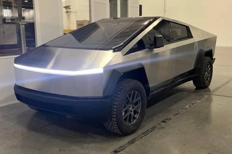 وانت تسلا هم قیمت تویوتا هایلوکس کارکرده در ایران!/ عکس