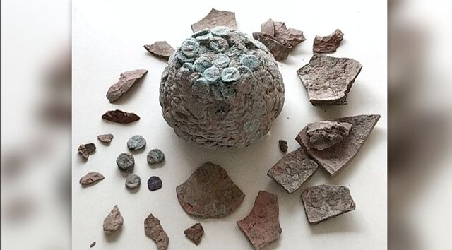 کشف سکه‌های سبزشده در «تپه مردگان»‌