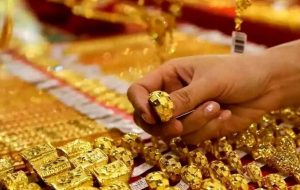 توضیحات یک فعال صنفی از دلیل اعتراضات طلافروشان: اینکه بگوییم مشتری برای هر معامله کارت ملی بدهد ابهام ایجاد میکند توضیحات یک فعال صنفی از دلیل اعتراضات طلافروشان: اینکه بگوییم مشتری برای هر معامله کارت ملی بدهد ابهام ایجاد میکند