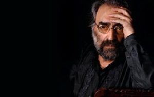 مسعود کیمیایی و جمشید مشایخی در پشت‌صحنه قیصر/ عکس