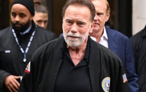 بازداشت «آرنولد» به‌خاطر ساعتش