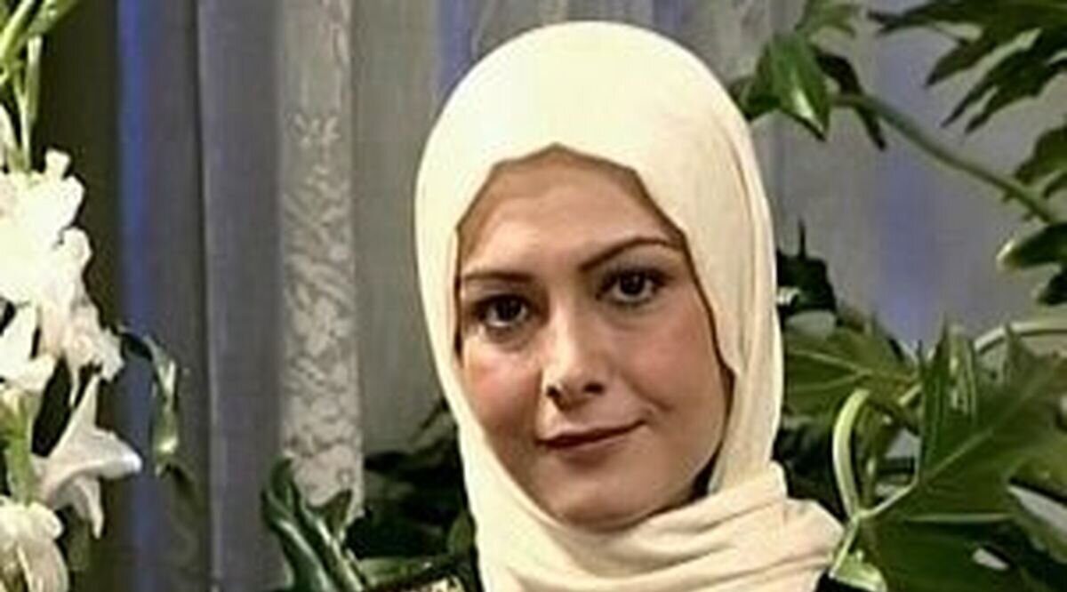 بیوگرافی رزا آرایش