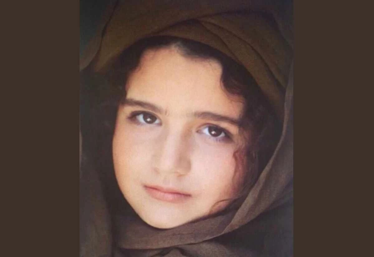 بیوگرافی روژان آریامنش