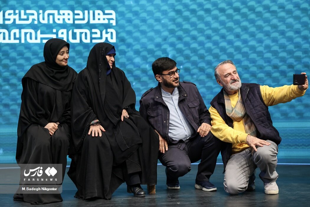 سلفی مهران رجبی با ننه علی