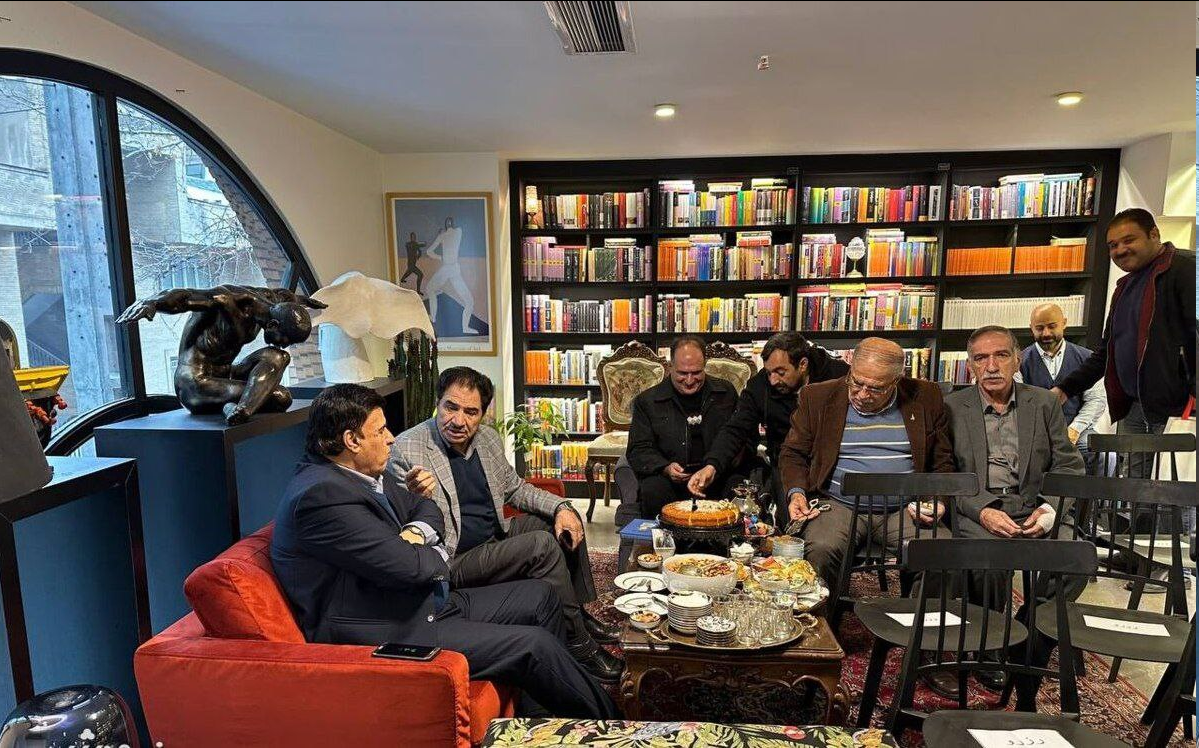 رونمایی از کتاب «ناصر حجازی» در کتاب فروشی مجتبی جباری