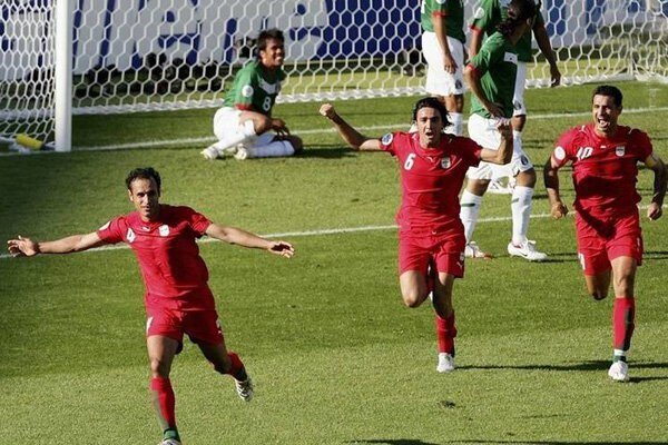 عکس| نکونام با مشت‌های گره کرده به دنبال یحیی