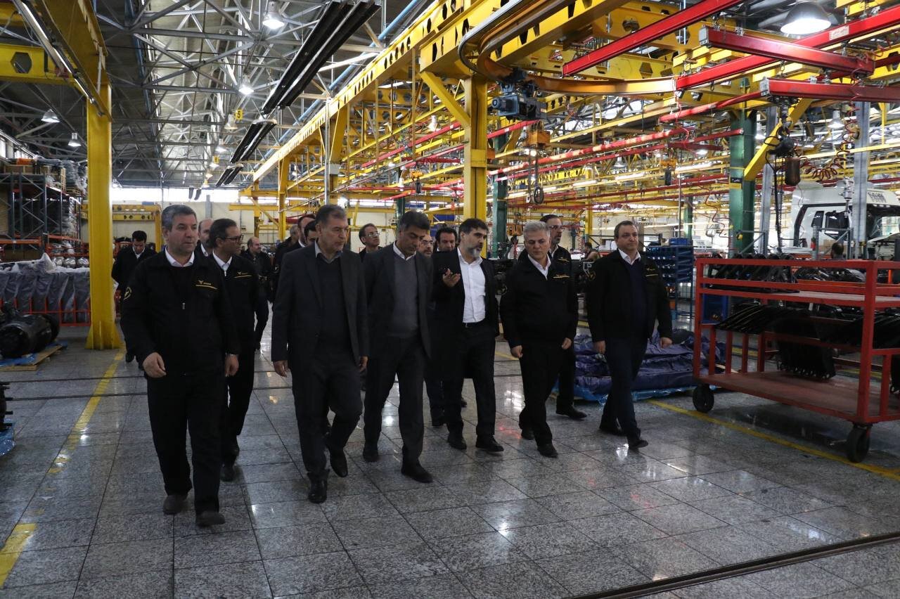 مدیرکل دفترصنایع خودرویی وزارت صمت از شرکت سیباموتور دیدن کرد