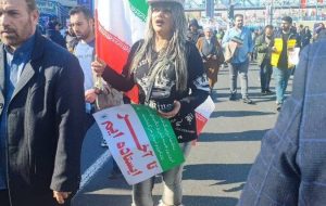 روزنامه همشهری: بی حجابهای شرکت کننده در راهپیمایی22 بهمن هم متدینند هم انقلابی و هم در مسیر حق، البته با اندکی خطا