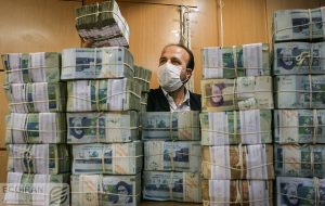هشدار نسبت به عرض اندام رقبای ریال/ ریال آماده خداحافظی با اقتصاد ایران می‌شود؟