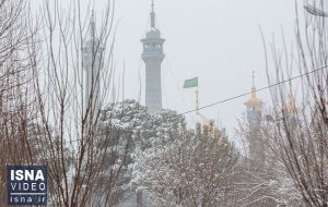 ویدیو/ بارش اولین برف زمستانی در قم