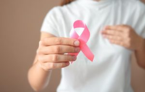 پیشگیری از سرطان پستان با رعایت این ۴ نکته