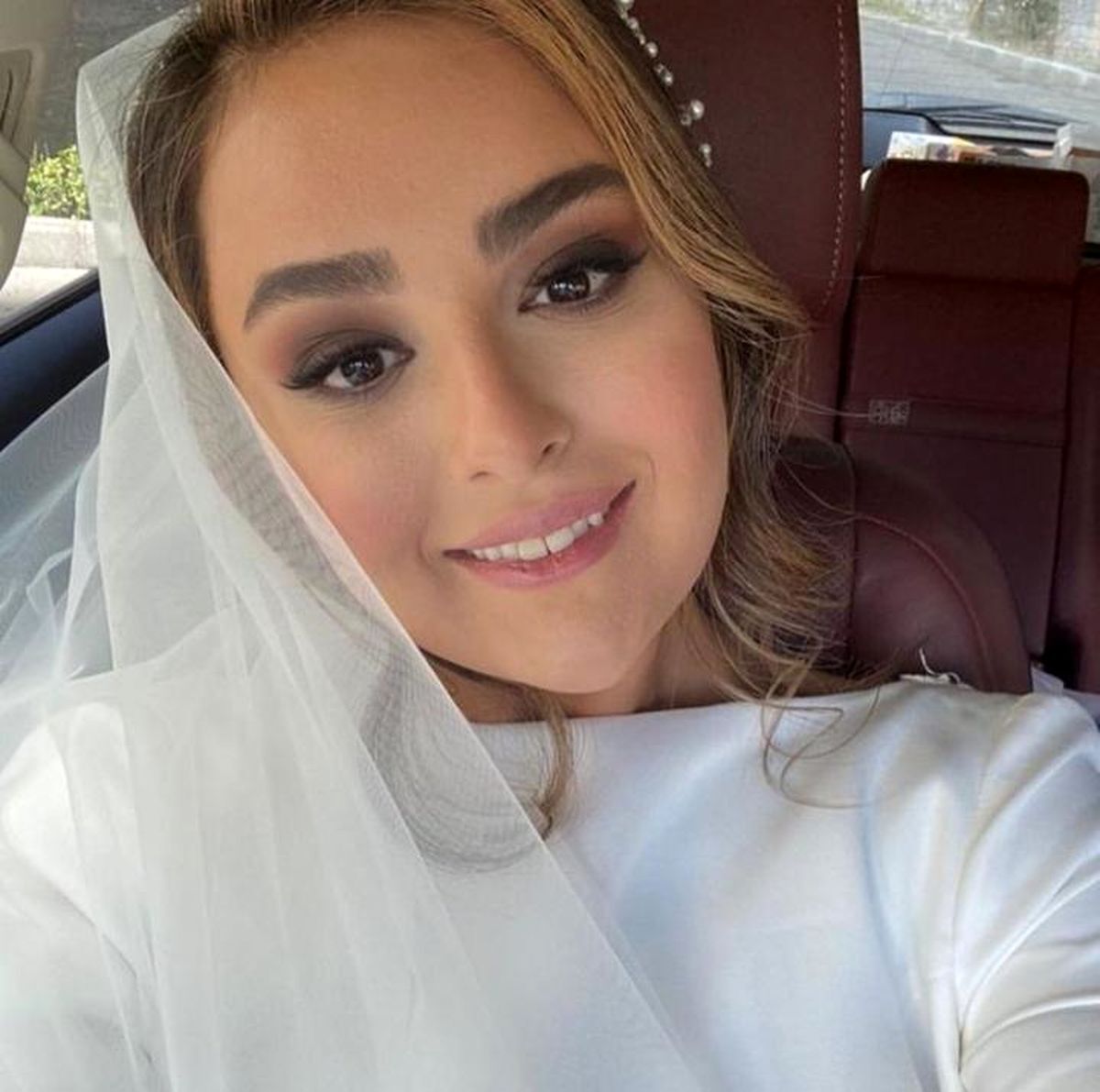 عکس میترا ابراهیمی با لباس عروس