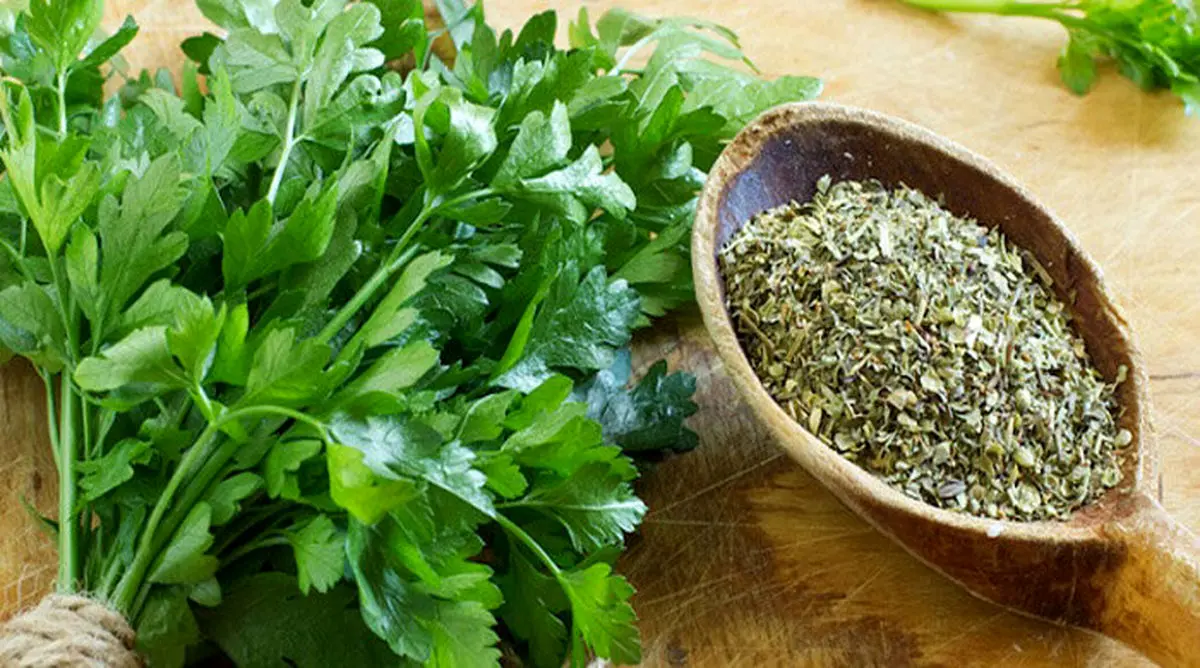 نحوه خشک کردن سبزی - بهترین روش خشک کردن سبزی با فر