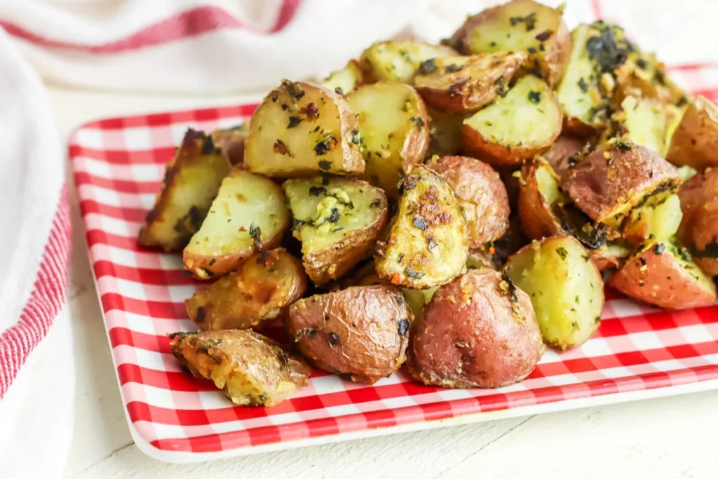 طرز تهیه سیب زمینی تنوری فقط با دو ماده