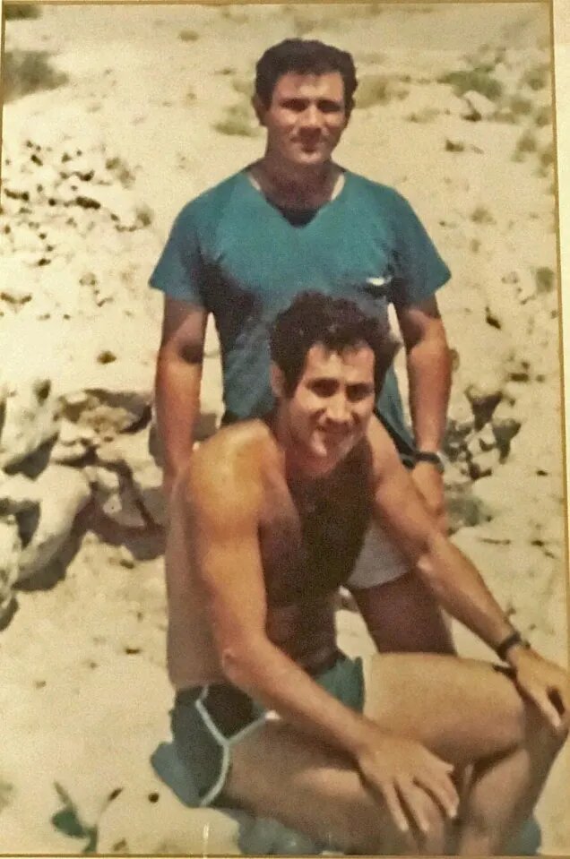 عکسی قدیمی و کمیاب از نتانیاهو و برادرش در جوانی