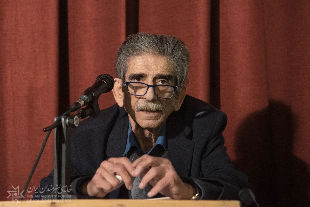 محمدرضا اصلانی: آنچه حاصل این سال‌هاست نه حاصل یک رنج بلکه حاصل یک جنگ عظیم است/ نسل جوان پرچمی را برافراشته که این پرچم برافراشته باقی خواهد ماند