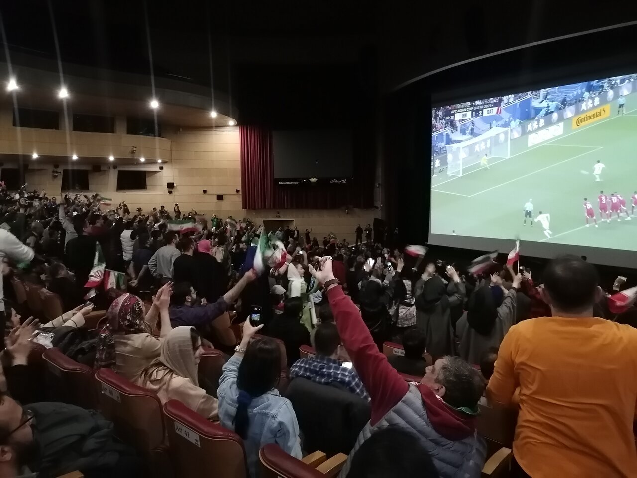 گل دوم ایران و خوشحالی در جشنواره/ عکس