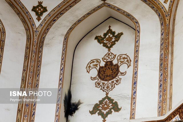 از پرتاب ترقه تا فرسودگی تزئینات شاه‌نشین پل خواجو