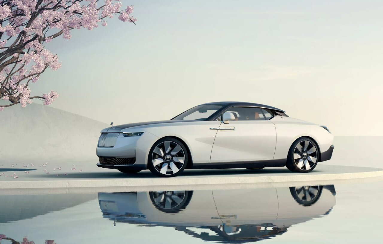 عکس | پیچیده‌ترین ساعت در گران‌ترین خودروی جهان