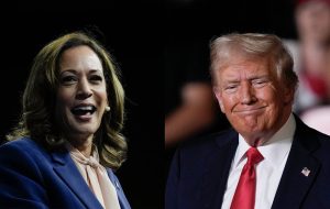 ترامپ برای پیروزی دست به دامن خدا شد!