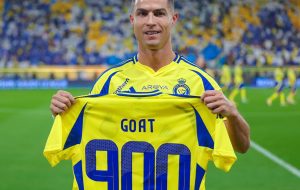 عکس| رونالدو بهترین بازیکن تاریخ فوتبال عکس| رونالدو بهترین بازیکن تاریخ فوتبال