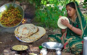 در این روستای هندی هیچ کس در خانه غذا نمی پزد!