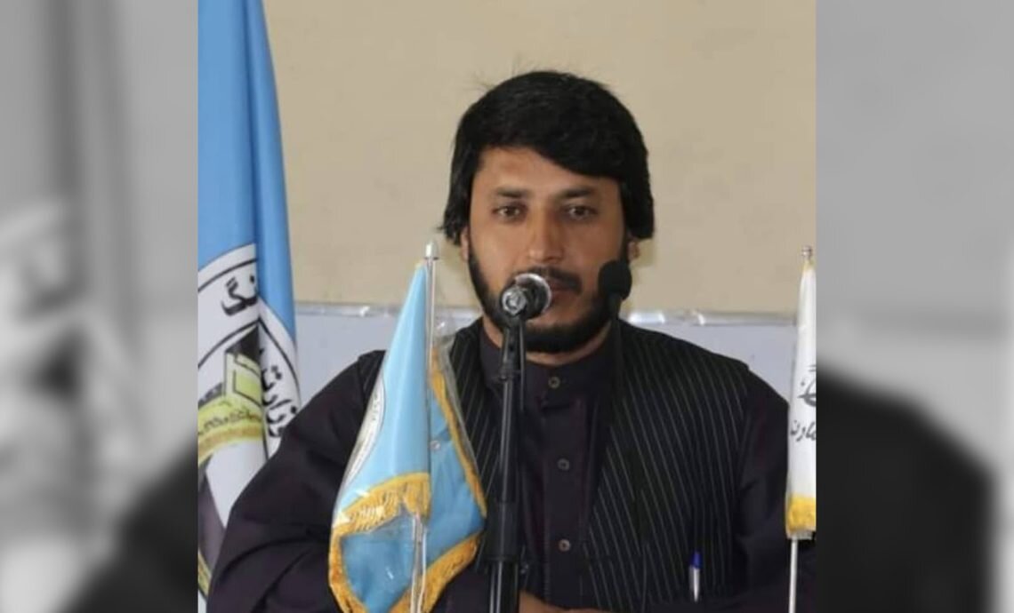 عکس | زندانی شدن یک مسئول کشتی توسط طالبان!