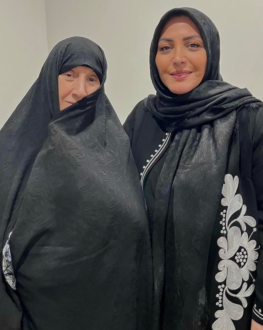 عکس متفاوت المیرا شریفی‌مقدم در کنار مادر علی انصاریان