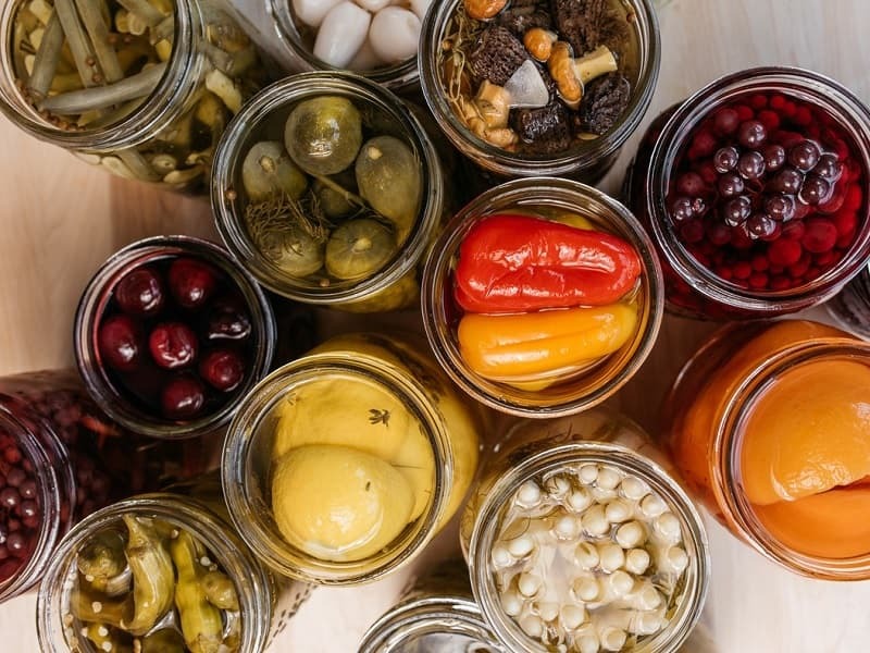 مصرف ترشی همراه این غذاها خطرناک است!