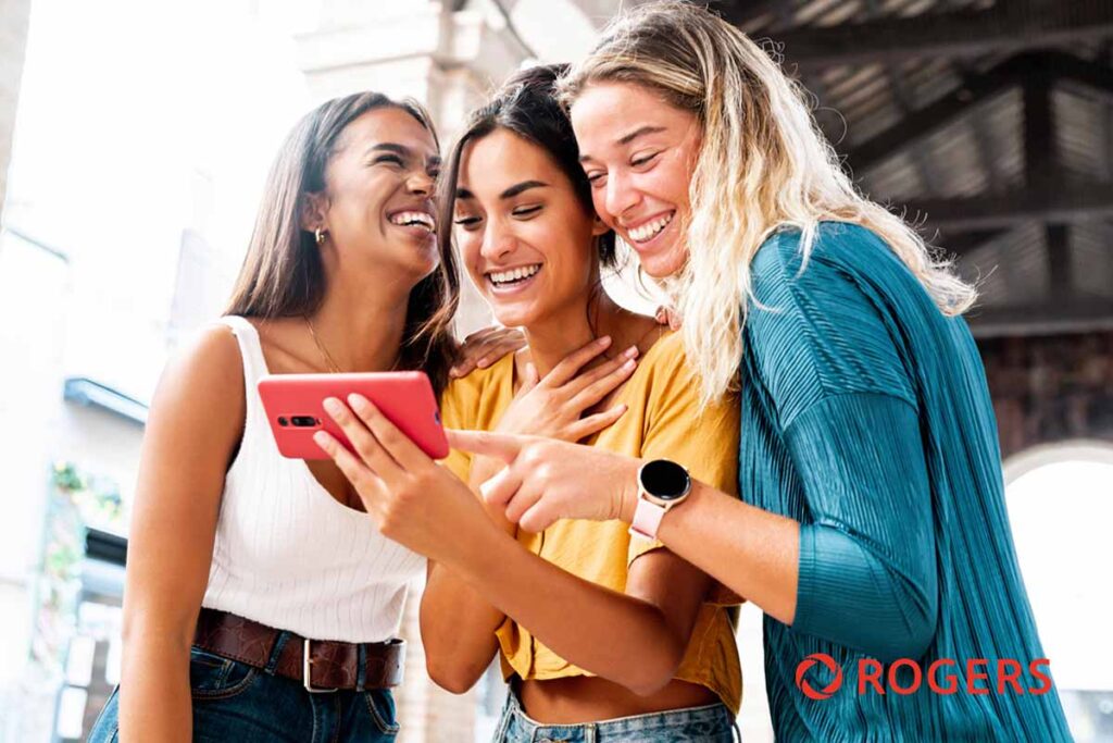 دخترا و تلفن