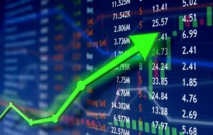 بال‌های پرواز بورس / علت رشد خیره‌کننده بازار چیست؟