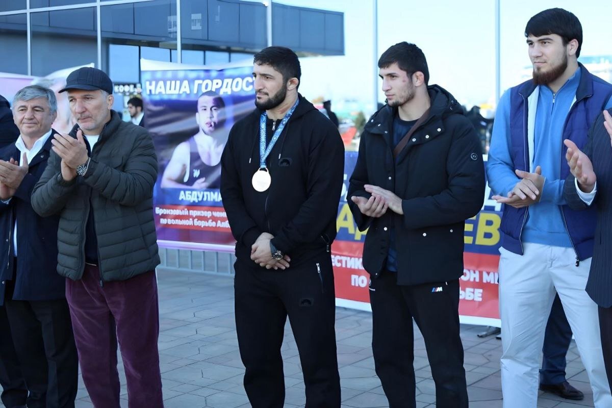 عکس | دیدار قهرمان المپیک با تانک روسی