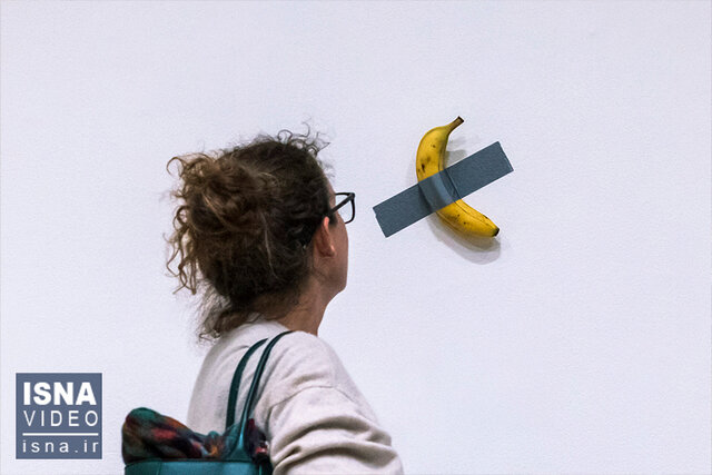 ویدیو/ فروش موز ۶ میلیون دلاری با نوار چسب ویدیو/ فروش موز ۶ میلیون دلاری با نوار چسب