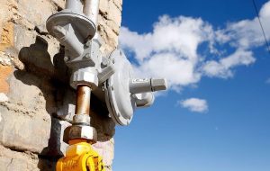 گاز ما را قطع کنید، تلفنتان را قطع می‌کنیم! + فیلم