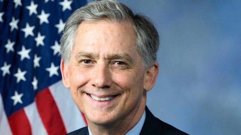 تغییرات کنگره: رئیس کمیته جدید با دستور کار دارایی های دیجیتال به گاوهای رمزنگاری شده کمک می کند