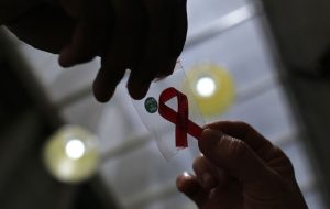 سه راه انتقال HIV / ضرورت پایندی به درمان ایدز