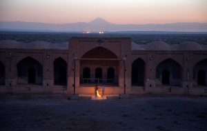 مدیرکل میراث فرهنگی قم برکنار شد / تعطیلی کاروانسرای دیرگچین به علت برپایی «کنسرت فرضی» + فیلم